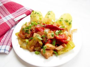 Куряче філе на сковороді (в вершках, з овочами) рецепти