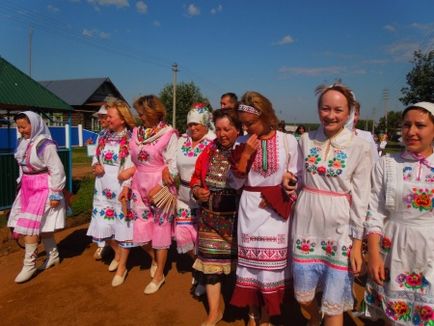 Марійський національний костюм (56 фото) традиційне вбрання марійців, жіночий і чоловічий костюм