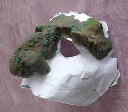 Masca unei femei-yaga de la papier-mache