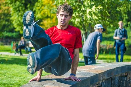 Maestru de clasă pe parkour de la markeri francezi