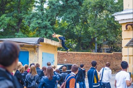 Maestru de clasă pe parkour de la markeri francezi