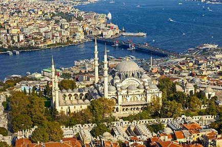 Moscheea sulaimaniya Istanbul ilustrează istoria moscheii magnificului Sultan Suleiman din Istanbul
