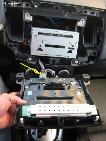 Mitsubishi outlander xl repararea stereo-ului auto (cd pierde pe un canal)