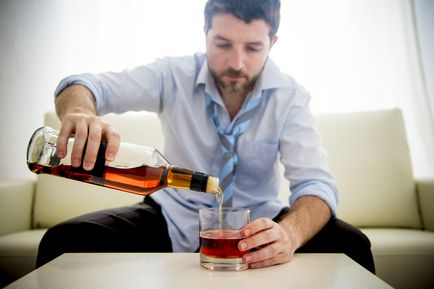 Чоловік п'є, що робити поради психолога