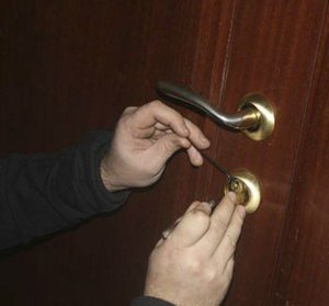 Nu deschideți ușa de blocare ce să faceți - doar reparați-vă propriile mâini în fotografie apartament, video