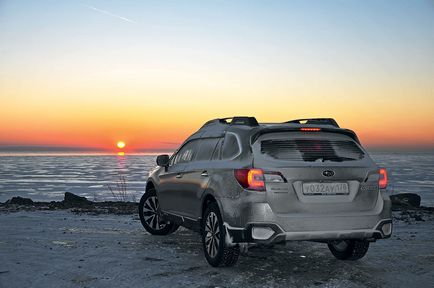 Áttekintés Nissan Murano és Subaru Outback - bonyolítja a kiválasztás (Subaru) Áttekintés Nissan Murano és Subaru Outback - nehéz a választás