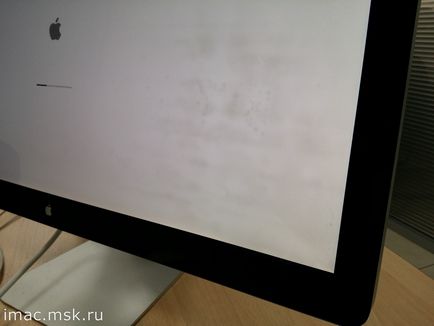 Curățarea matricelor de afișare imac și thunderbolt de la praf și serviciu de funingine