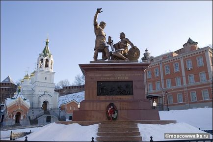 Опис і історія пам'ятника Мініну і Пожарському на червоній площі