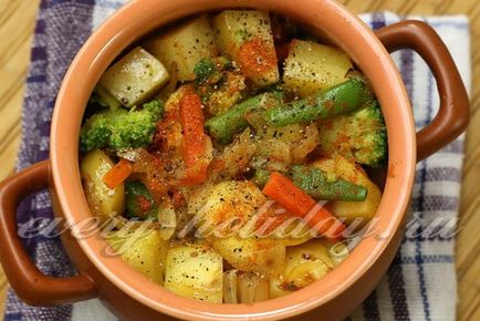 Legume de legume cu pui în ghivece în cuptor, rețetă foto