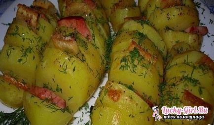 Печена картопля в духовці рецепти приготування з салом, куркою і сиром
