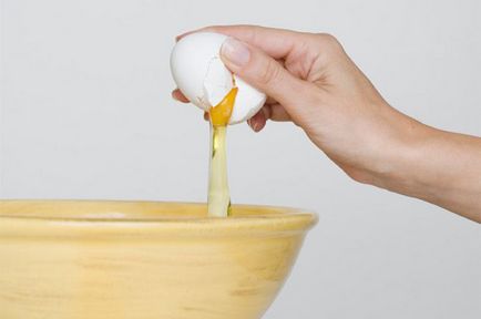Masca de strângere cu proteine ​​din ouă