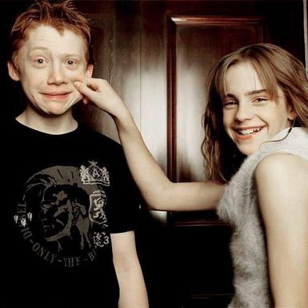 Rupert Grint és Emma Watson (a képen)
