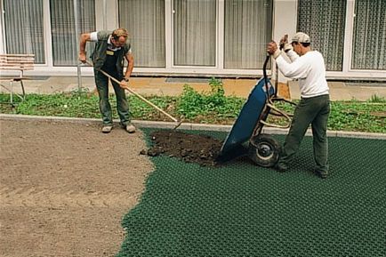 Calea de grădină folosind geogrida