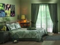 Штори і покривала для спальні в сучасному стилі одного кольору і тканини, фото новинки