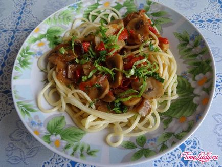 Spaghete cu șampițe și legume - rețetă cu fotografie