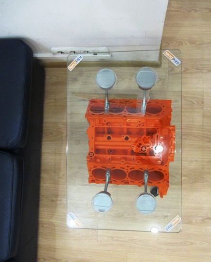 O masă din blocul de cilindri al motorului