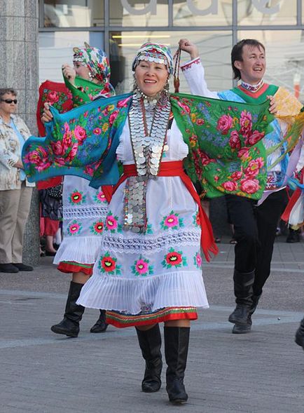 Costum tradițional mare (foto)