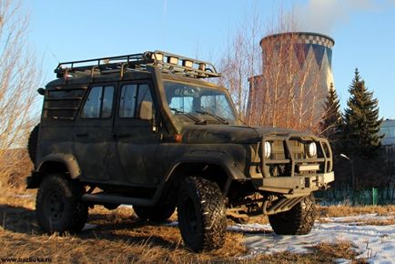 Reglarea mașinii vânătorului UAZ de la clubul off-road din Moscova