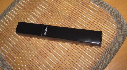 Mascara sublime de chanel, de culoare neagră și pliabilă, comentarii negre color