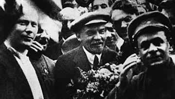 Corpul îmbălsămat al lui Lenin este din nou scăldat, societatea, inocurile - tot ceea ce este vrednic de traducere