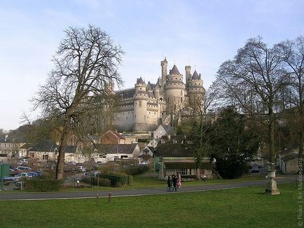 A vár Pierrefonds, Franciaország (vár) A vár Pierrefonds, Franciaország