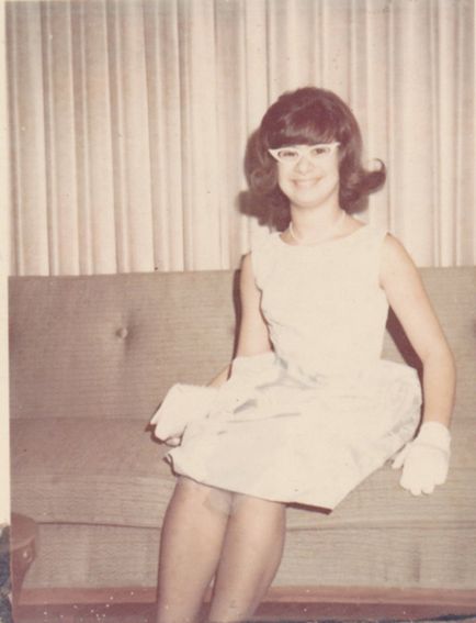 20 Фотографій зачісок які були на піку моди в 1960-х, а сьогодні здаються забавними