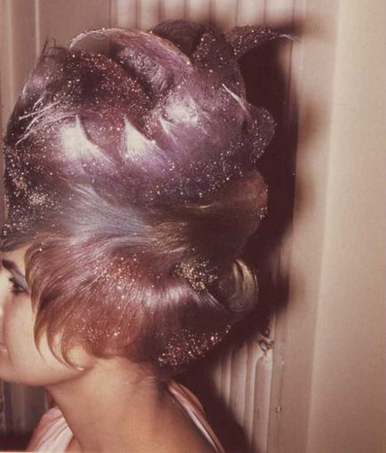 20 Fotografii de coafuri care au fost la vârf de modă în anii 1960, și astăzi părea amuzant