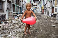 20 Фото про те, як живуть діти в різних країнах світу