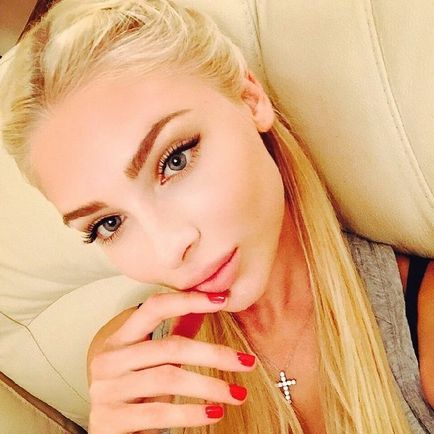 Alena shishkova a decolat extensiile și a prezentat fotografia fără un indiciu de machiaj