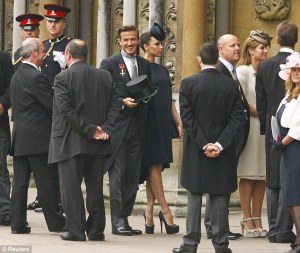 Terhes Victoria Beckham a királyi esküvő választotta gyász öltözék, női hírek