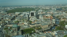 Berlin alexandrplatz și o platformă de vizualizare a unui turn de televiziune