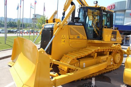 Бульдозер komatsu d65ex