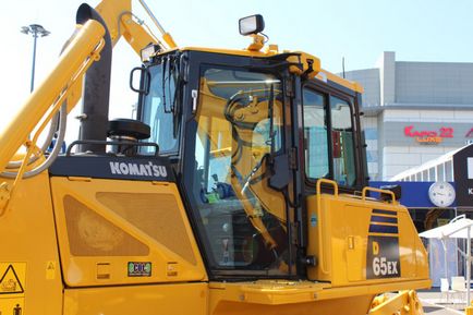 Бульдозер komatsu d65ex