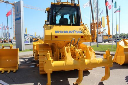 Бульдозер komatsu d65ex