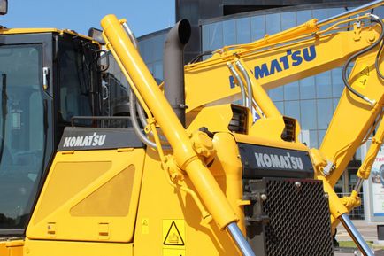 Бульдозер komatsu d65ex