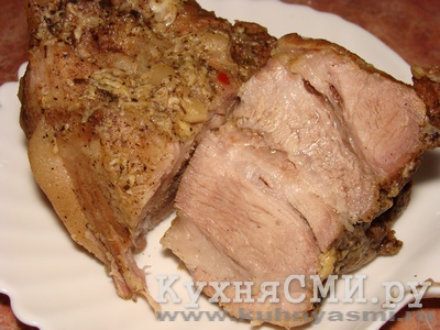 Carne de porc fiartă rece într-o pungă