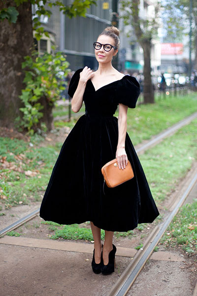 Чорне оксамитове плаття всі особливості вибору