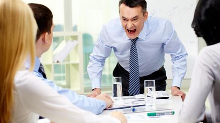 Ce să faci dacă șeful tău este un sociopat