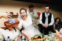Mit ad egy esküvő az ifjú eredeti, olcsó