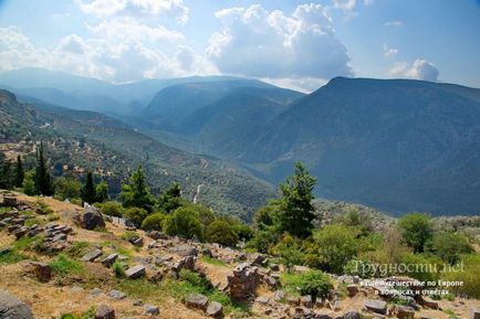 Delphi (Grecia) templul lui Apollo și 