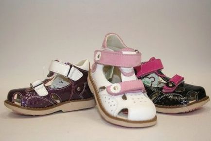Дитячі сандалі (91 фото) пляжні сандалі, взуття від tommy hilfiger, пінетки для новонароджених,