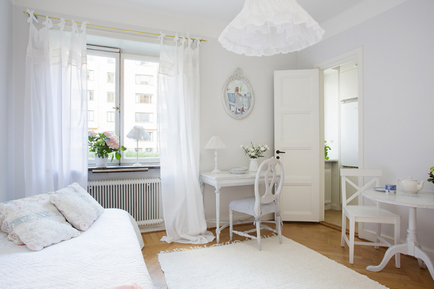Designul interior al unui apartament mic, unde Franța se întâlnește cu Scandinavia