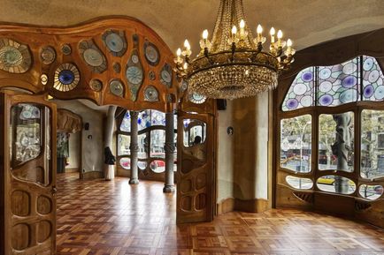 Casa Batlló Antonio Gaudi din Barcelona - casa de oase