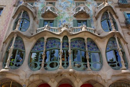 Будинок Бальо в Барселоні (антонио гауди)