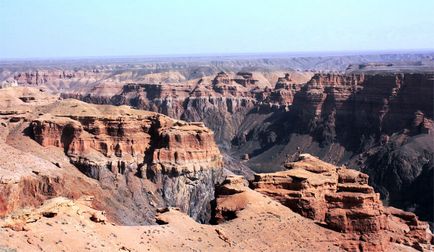 Jeep túra Charyn-ász „a sivatag és a hegyek», adrenalinic csend