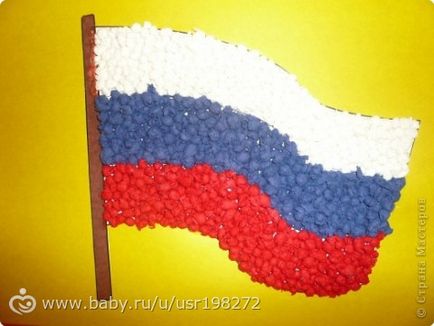 Steagul Rusiei realizat manual în mâna ta - carte poștală în ziua Rusiei cu mâinile tale