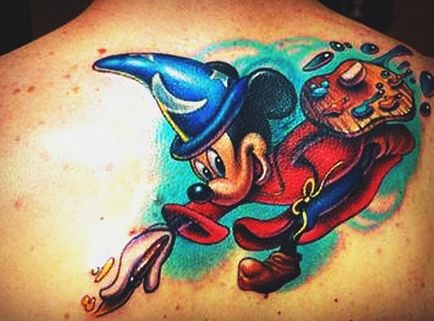 Fotografie și semnificația tattoo mickey mouse