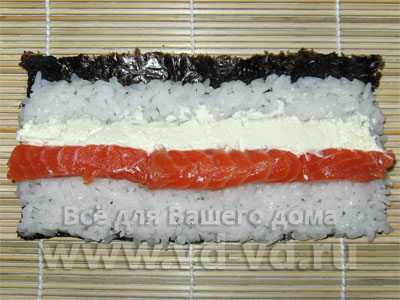 Rețetă imagine de roșii simple cu brânză de somon și smântână, hosomaki cu somon, totul pentru casa ta