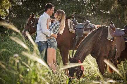 Фотосесія з кіньми - красива річна love-story