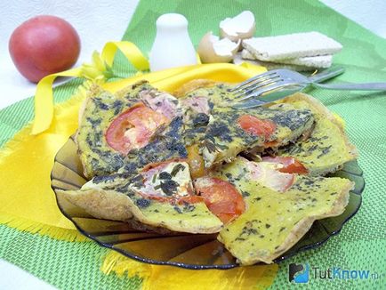 Фріттата з кабачками і томатами омлет в італійському стилі